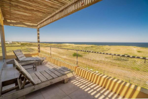 hermosa casa sobre el mar y al único bosque psamófilo costero